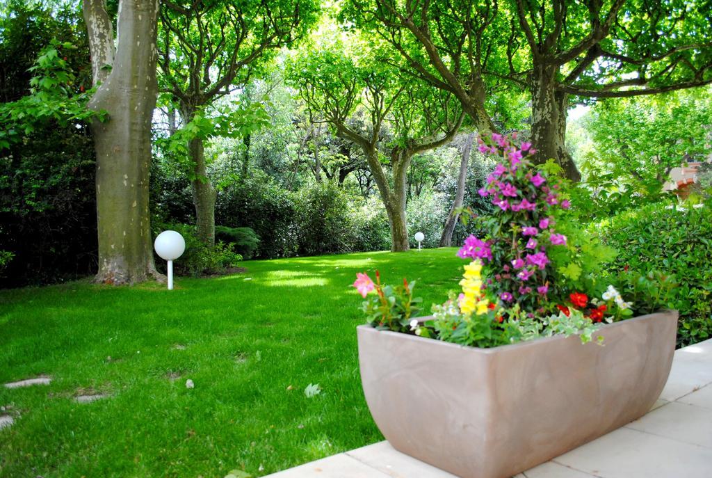 Societe Hoteliere De Montmirail Gigondas Exterior foto